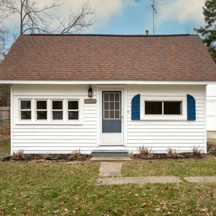Buy this 2 bed house on 18501 Minetta Avenue in Spring Lake Township, MI 49456