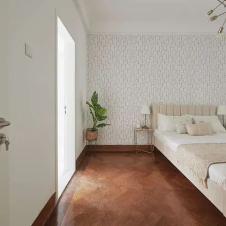 Rent this 7 bed apartment on Rua Pinheiro Chagas 27 in 1050-174 Lisbon, Portugal