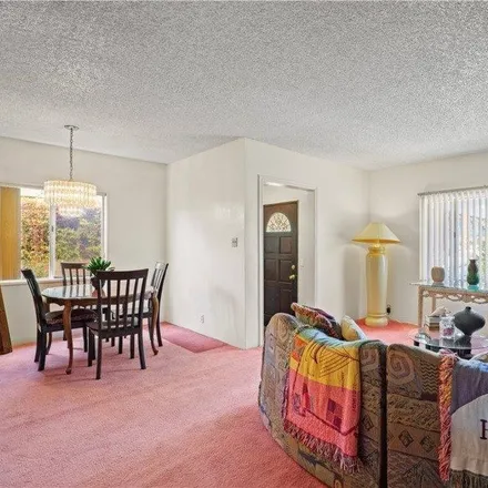 Image 6 - 11262 Hatteras Street, Los Angeles, CA 91601, USA - House for sale