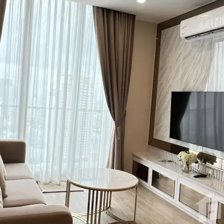 Rent this 2 bed apartment on Romana in Soi Sukhumvit 39, Vadhana District