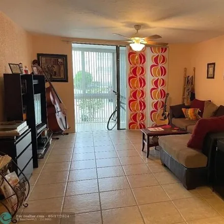 Image 4 - Somerset Drive, East Gate Park, Lauderdale Lakes, FL 33311, USA - Condo for rent