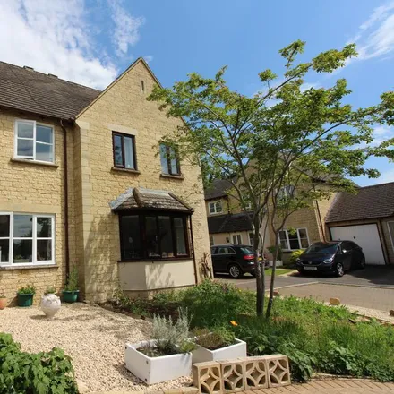 Rent this 3 bed duplex on Ticknell Piece Road in Charlbury, OX7 3TN