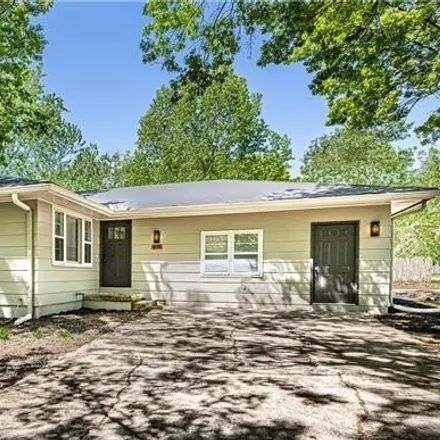 Buy this 3 bed house on 1747 Gambrell Street West in Greenwood, Jackson County