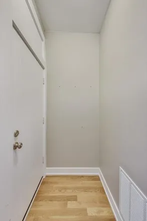 Image 6 - 1914 West Crystal Street, Chicago, IL 60622, USA - Apartment for rent