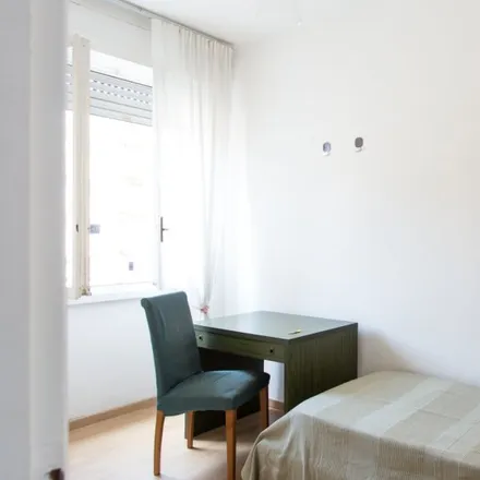 Rent this 4 bed room on Un mondo di sapori in Via Giacomo Zanella, 59