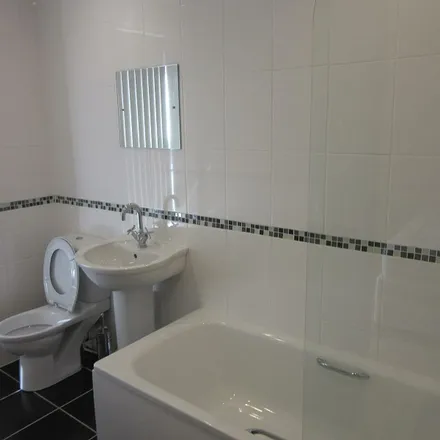 Rent this 2 bed apartment on Mirador Crescent in Swansea, SA2 0QX