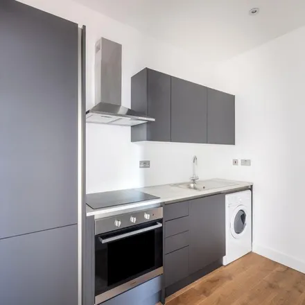 Image 3 - Portland Road / Norwood Junction Station, Portland Road, London, SE25 4UF, United Kingdom - Apartment for rent