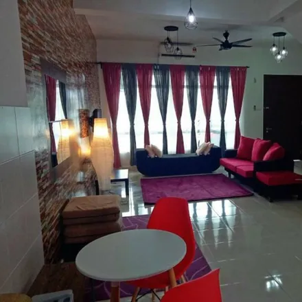 Rent this 4 bed townhouse on Jalan Meranti 3/4 in Bandar Hillpark, 42300 Bandar Puncak Alam