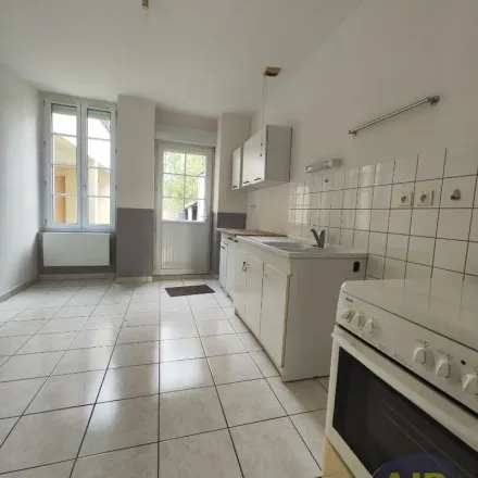 Rent this 3 bed apartment on 6 Place de la République in 49500 Segré-en-Anjou Bleu, France