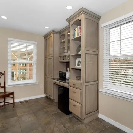 Image 3 - 2083 Hutchison Grove Court, Idylwood, Fairfax County, VA 22043, USA - Townhouse for rent