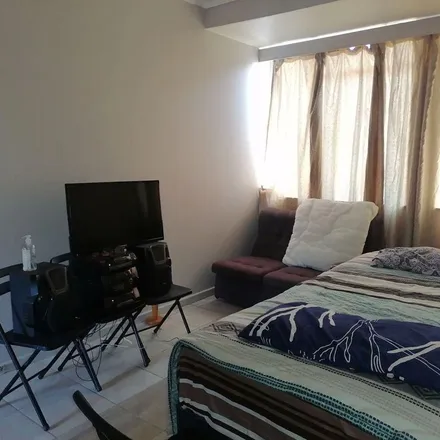 Rent this 1 bed apartment on Discom in Yoxall Street, Mangaung Ward 19