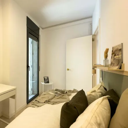 Image 5 - Wings Mobile, Carrer d'Aribau, 225-227, 08006 Barcelona, Spain - Room for rent