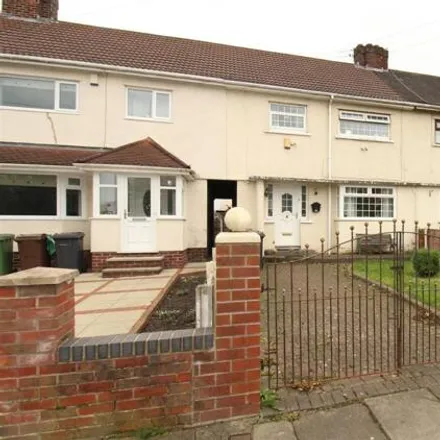 Buy this 3 bed townhouse on Dooley Drive in Sefton, L30 8RS