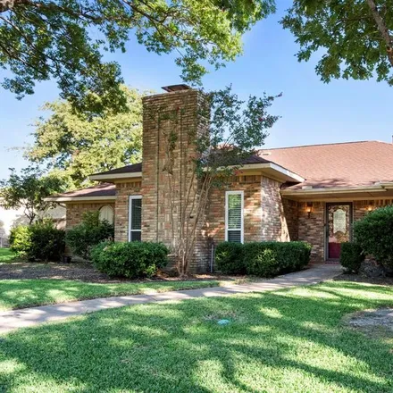 Buy this 4 bed house on 1625 Idyllwild Court in Plano, TX 75075