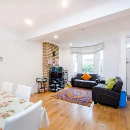 Image 4 - 11 Merton Hall Road, London, SW19 3PP, United Kingdom - House for rent