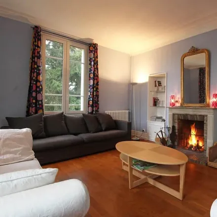 Rent this 5 bed house on 61300 L'Aigle