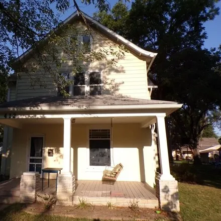 Buy this 3 bed house on 440 South Cottonwood Street in Iola, KS 66749