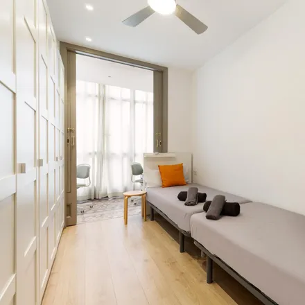 Image 1 - Carrer de Balmes, 45, 47, 08001 Barcelona, Spain - Room for rent