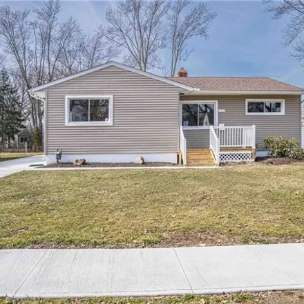 Buy this 4 bed house on 563 Concord Avenue in Elyria, OH 44035