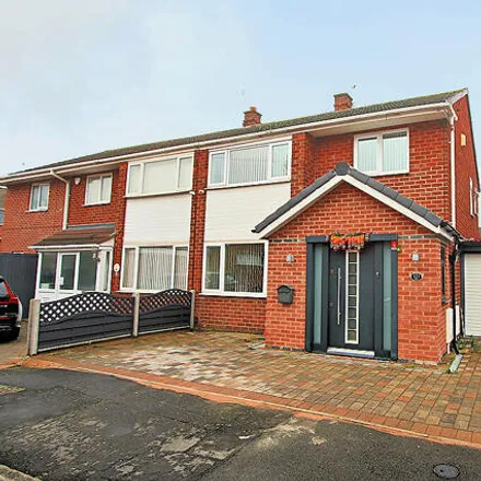 Buy this 3 bed duplex on Dovedale Road in Thurmaston, LE4 8NL