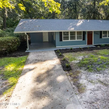 Buy this 3 bed house on 1703 Ash Street in Cherry Hill Estates, Beaufort County