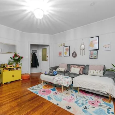 Image 6 - 26-21 30th Street, New York, NY 11102, USA - House for sale