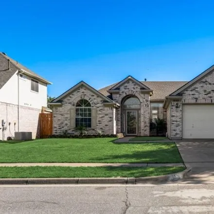 Buy this 3 bed house on 666 Engleside Drive in Arlington, TX 76018