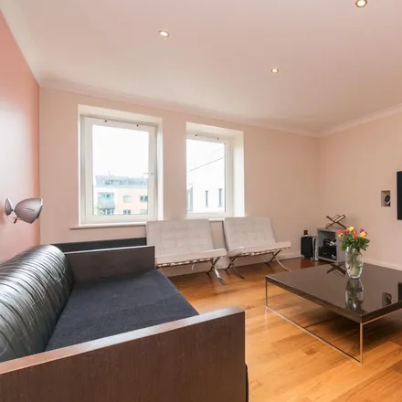 Image 9 - Kintyre Close, London, SW16 4SF, United Kingdom - Apartment for rent