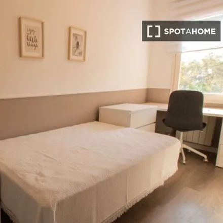 Rent this 5 bed room on Carrer de Bailèn in 41, 08010 Barcelona