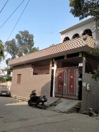 Buy this 5 bed house on unnamed road in Agra Cantonment, Agra - 282004