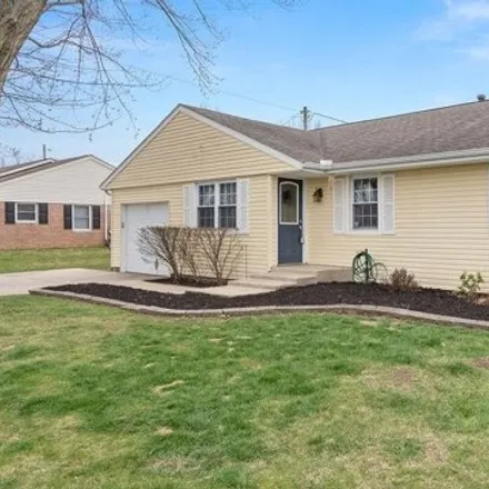 Buy this 4 bed house on 1905 Tam-O-Shanter Court in Kokomo, IN 46902