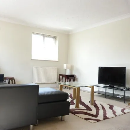 Image 3 - Brownlow Road, London, N3 1NB, United Kingdom - Apartment for rent