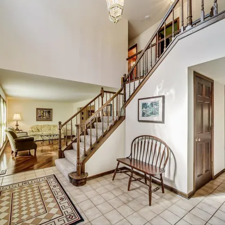 Image 2 - 4242 North Ridge Avenue, Arlington Heights, IL 60004, USA - House for sale