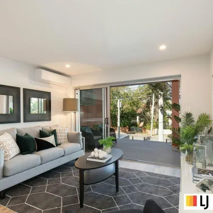 Image 2 - 9 Bow Street, Yeerongpilly QLD 4105, Australia - Apartment for rent