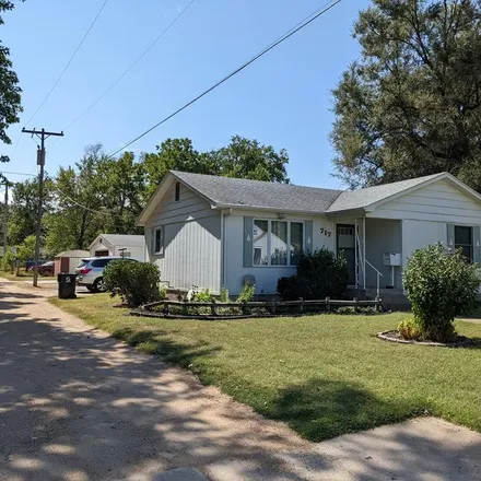Buy this 2 bed house on 717 Charles Street in Salina, KS 67401