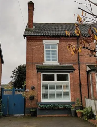 Buy this 4 bed duplex on 211 Shobnall Road in Burton-on-Trent, DE14 2BE