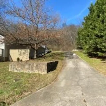 Buy this studio house on 124 Signal Hills Drive in Signal Hills, Chattanooga