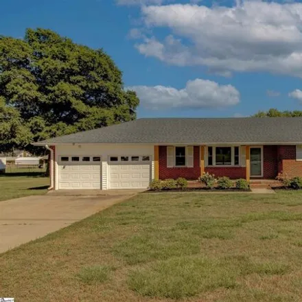 Buy this 3 bed house on 223 Wolfe Road in Maple, Greer
