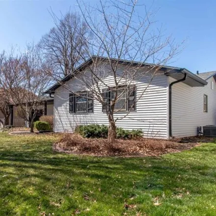 Image 4 - 2494 Avalon Drive, Pleasant Valley Township, Bettendorf, IA 52722, USA - House for sale