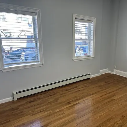 Image 3 - 237 Griffith Street, Jersey City, NJ 07307, USA - House for rent