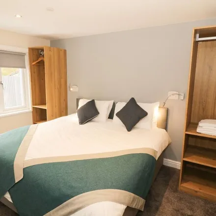 Rent this 3 bed duplex on Llanllechid in LL57 3LX, United Kingdom