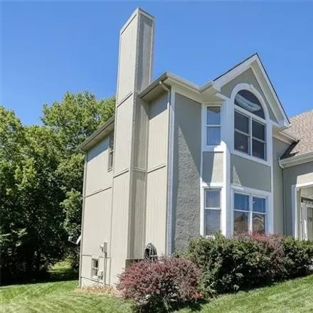 Image 2 - 3900 SW Granite Lane, Lee's Summit, MO 64082, USA - House for sale