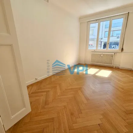 Rent this 4 bed apartment on Rue des Pâquis 53 in 1201 Geneva, Switzerland