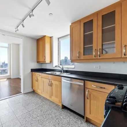 Image 6 - Bridge Tower Place, East 60th Street, New York, NY 10022, USA - Condo for sale