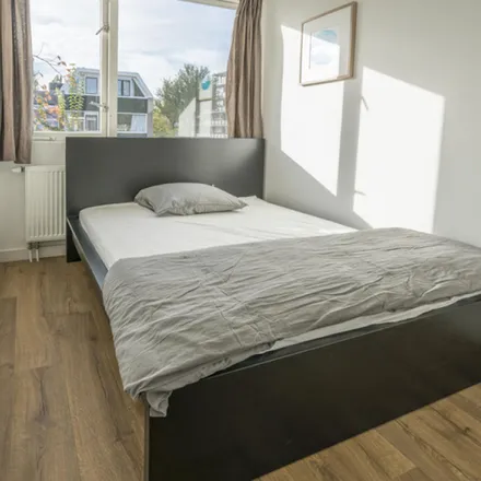 Rent this 4 bed room on Maarten Lutherweg 284 in 1185 AX Amstelveen, Netherlands