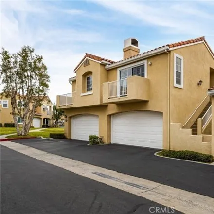 Buy this 2 bed condo on 2452 Paseo Circulo in Tustin, CA 92782