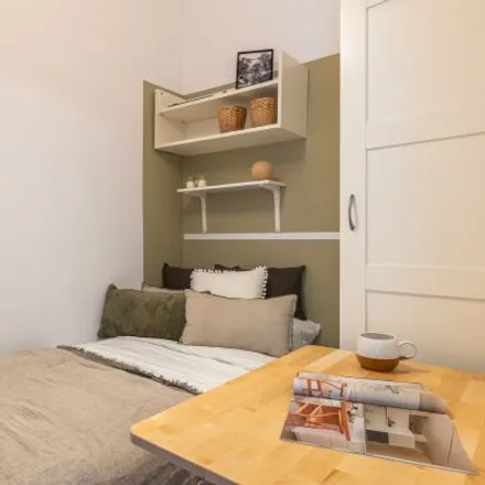 Rent this 2 bed room on Carrer de Calàbria in 101, 08001 Barcelona