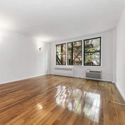 Rent this 1 bed house on 225 East 26th Street in New York, NY 10016