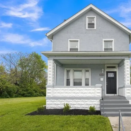 Buy this 3 bed house on 418 Hamilton Avenue in Columbus, OH 43203