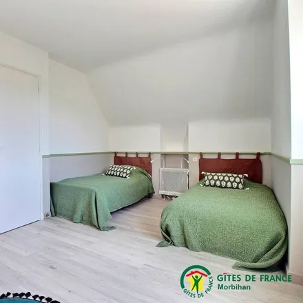 Rent this 4 bed house on Le Pontoir in 56480 Cléguérec, France